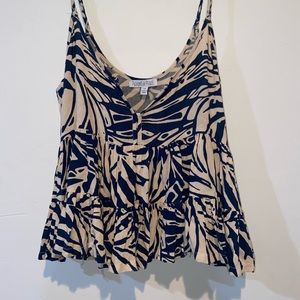 Flowy tank top with buttons